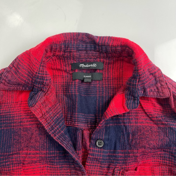 Woman’s shirt size XXS - Picture 3 of 3